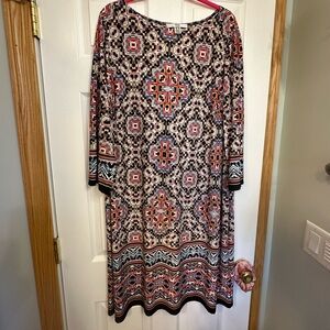 Beautiful dress for fall. Plus size